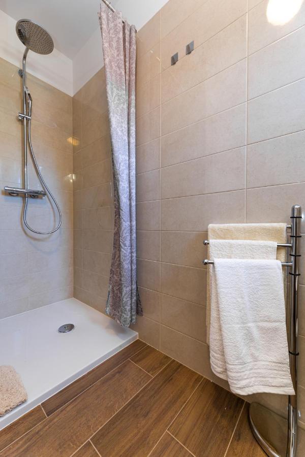 Apartment Nada 1 Malinska Bagian luar foto