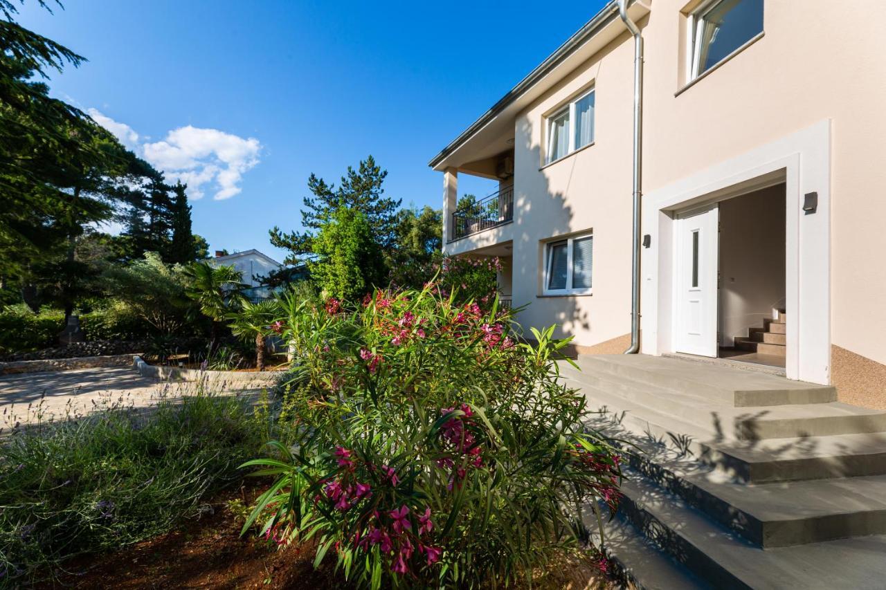 Apartment Nada 1 Malinska Bagian luar foto